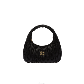 Miu Miu vándoroljon Matelasse Nappa bőr hobo táskára fekete - Miu Miu Hungary 826B0630