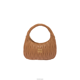 Miu Miu vándoroljon Matelasse Nappa bőr hobo táskára karamella - Miu Miu Hungary 826B0626